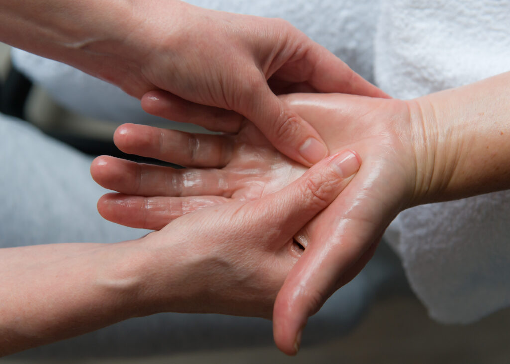 Een techniek uit de cursus Handmassage
